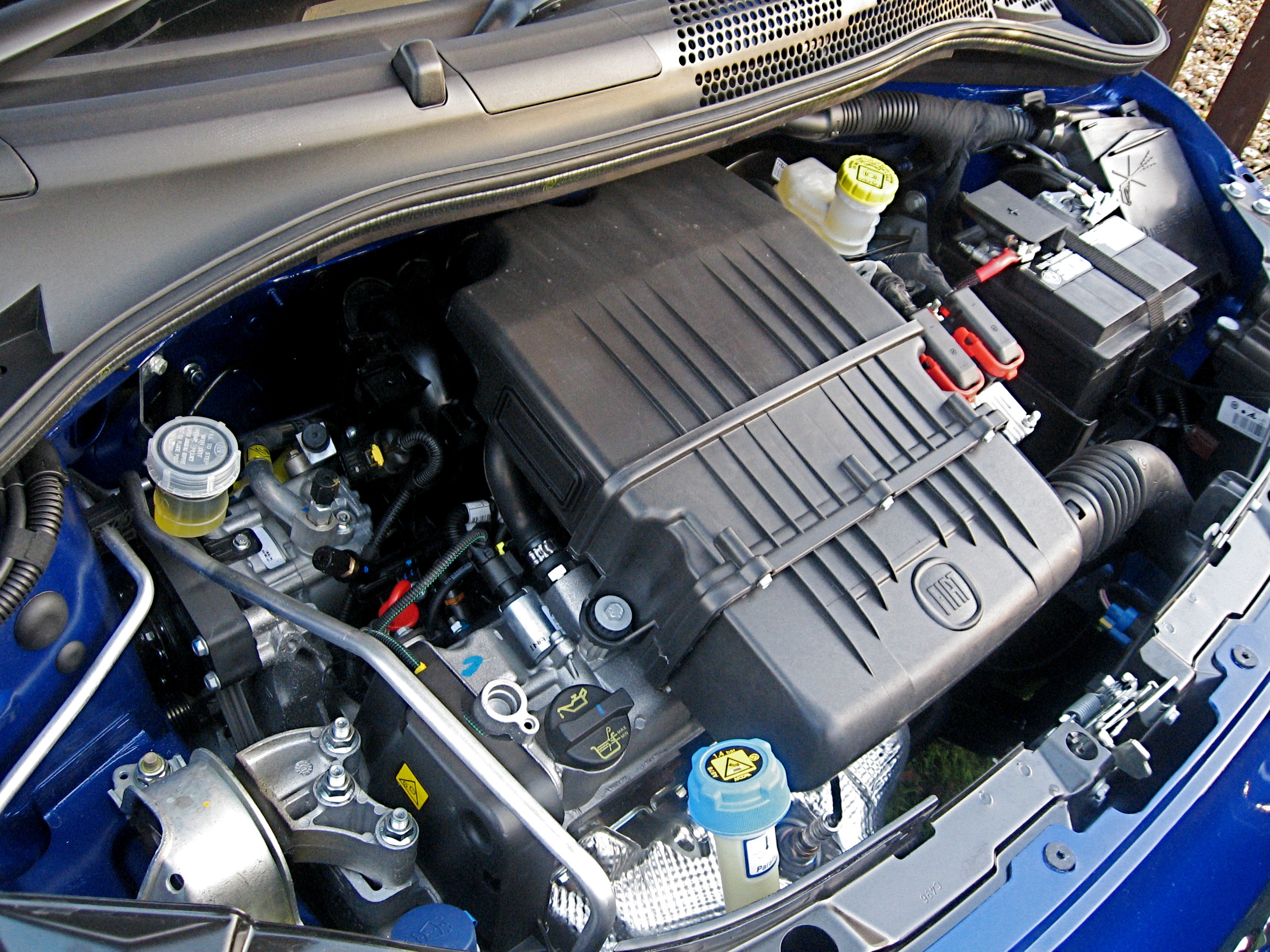 FIAT_500_1.2_Engine.jpg